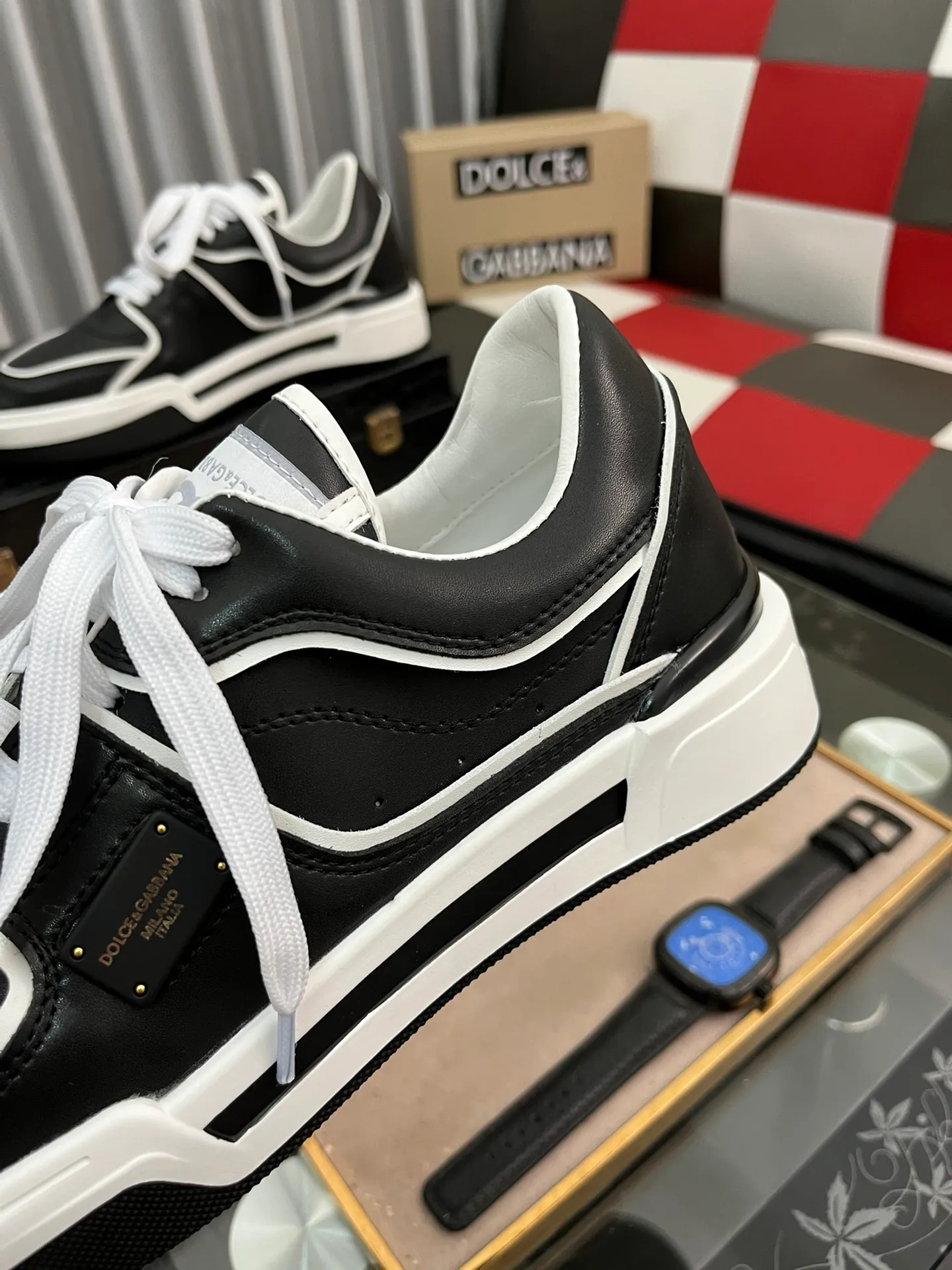 Ex-factory price 480⌚️⌚️DG Men's latest spring and summer 2022, this year's main style, there is no one of them. Super popular and handsome casual shoes. This style inherits the D family's always a little exaggerated yet fashionable style. Exquisite workmanship 🔸Many people love the use of silk cowhide, silk sheepskin lining, [strong][strong][strong] 🔸[strong][strong][strong], a perfect interpretation of the latest inspiration for shoes Classic and fashion are integrated, luxury dream surpasses fashion and high-end quality 💪💪Rubber outsole Size: 38-45, 5⃣️ colors available